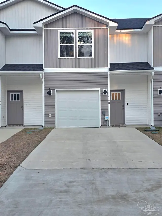 710-E Giese Ln, Pensacola FL 32506 exterior