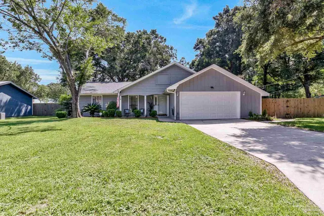 7706 Beechwood Dr, Pensacola FL 32514 exterior