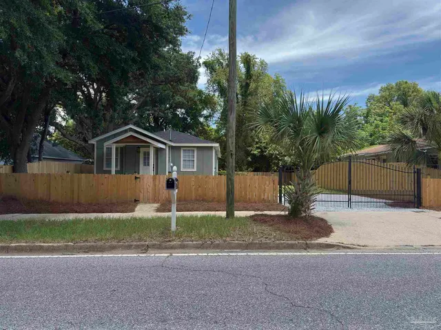 1212 N E St, Pensacola FL 32501 exterior