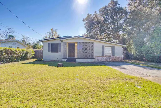 3411 W Yonge St, Pensacola FL 32505 exterior