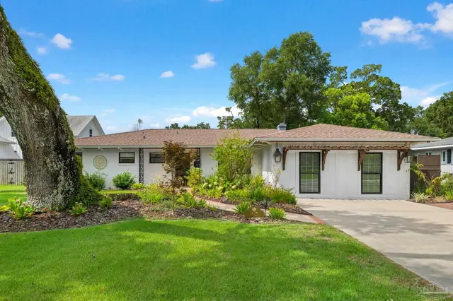 17 Lakeside Dr, Pensacola FL 32507 exterior