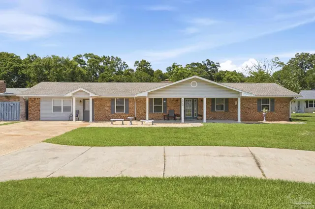1510 W Detroit Blvd, Pensacola FL 32534 exterior