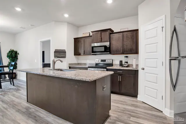 1641 Slate Dr, Cantonment FL 32533 exterior