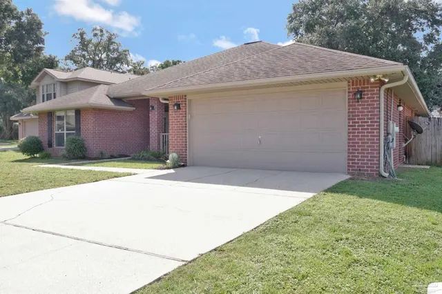 1921 University St, Pensacola FL 32504 exterior