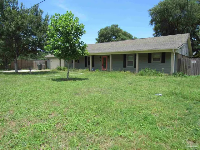 8364 Stanton Pl, Pensacola FL 32526 exterior