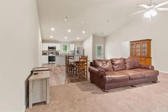 4571 Sunlight Cir property photo