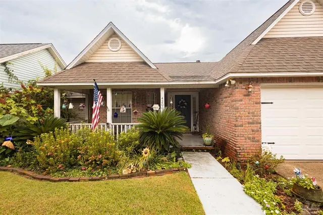 4200 Spanish Trail Pl, Pensacola FL 32504 exterior
