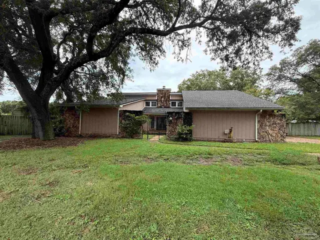 365 Arabian Dr, Pensacola FL 32506 exterior