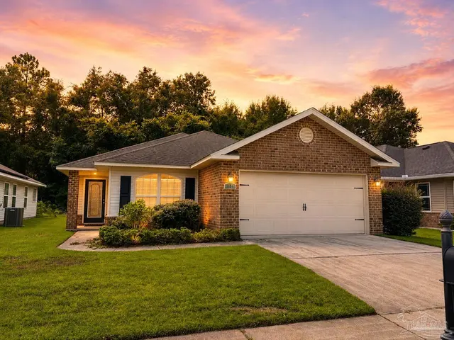 5183 Teresa Dr, Milton FL 32583 exterior