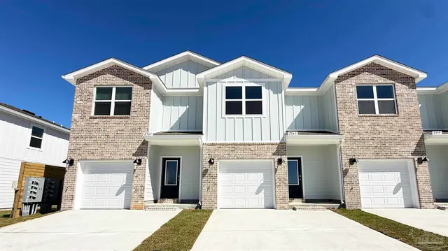 2350 Cliff Hollow Cir, Gulf Breeze FL 32563 exterior