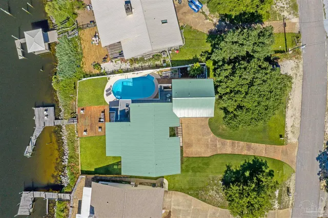 13711 Canal Dr property photo