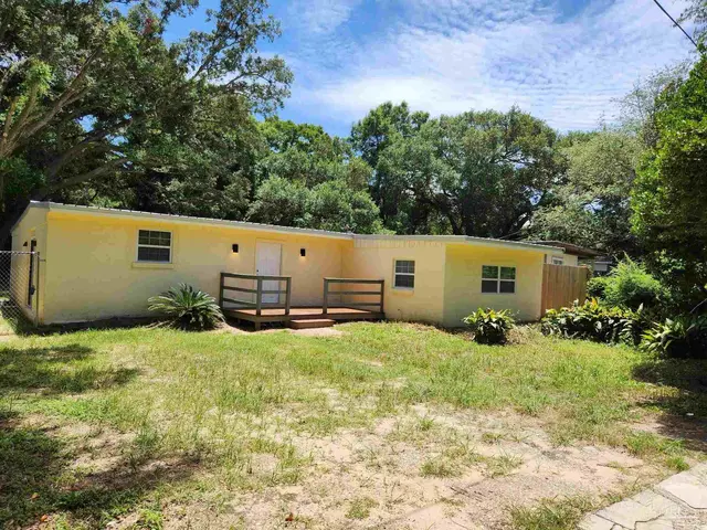 300 Louisiana Dr property photo