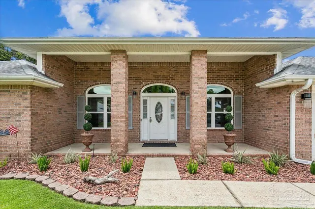 2074 Claudine St, Cantonment FL 32533 exterior