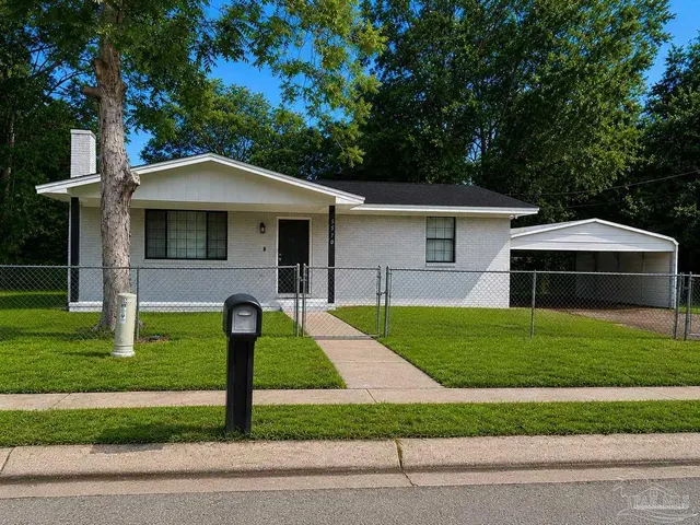 5570 Osceola St, Milton FL 32570 exterior