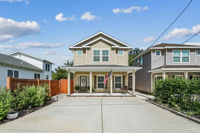 720 N St property photo