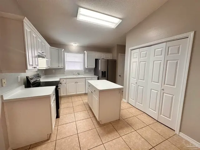 4110 Spinnaker Pl property photo