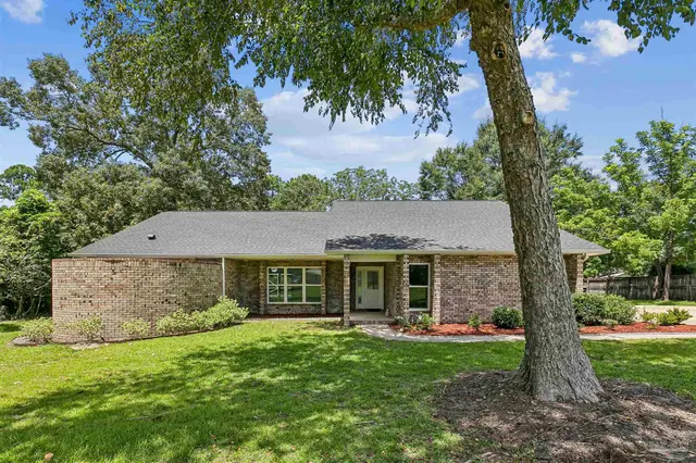 3049 Creekwood Dr, Cantonment FL 32533 exterior
