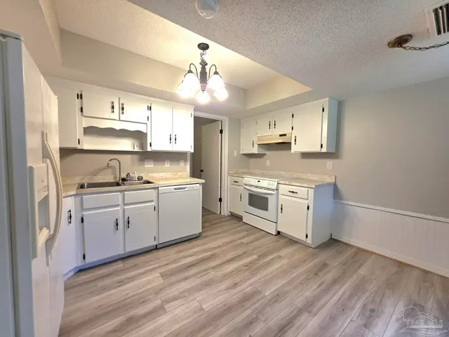 550 Riola Pl property photo
