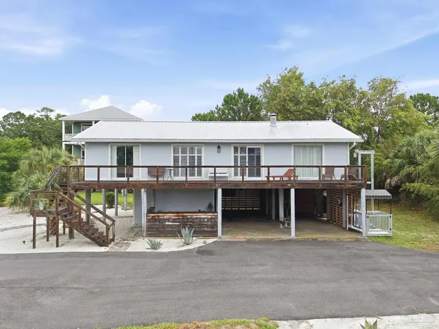 1038 Magnolia Ln, Gulf Breeze FL 32563 exterior