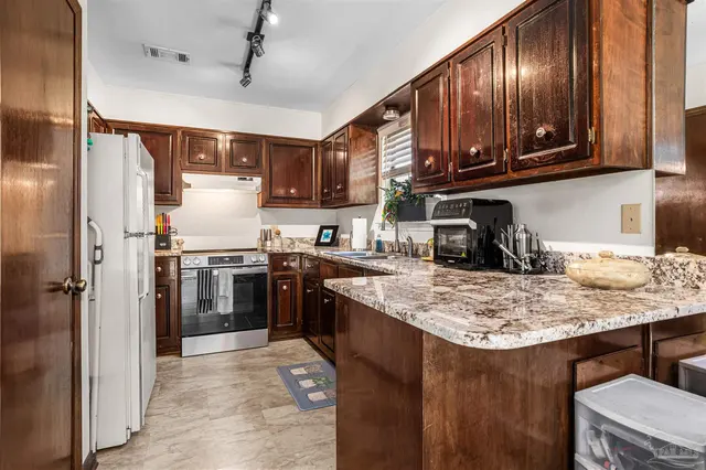 6154 Alicia Dr property photo