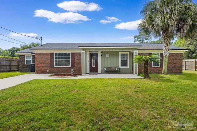 10517 Heatherwood Dr, Pensacola FL 32506 exterior