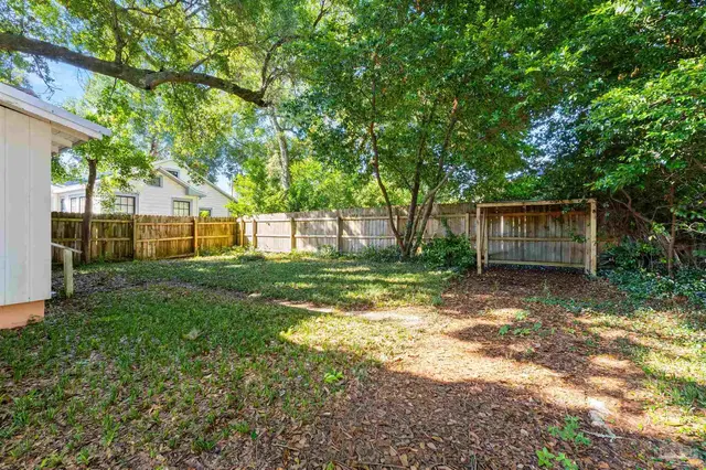 7 Broadmoor Ln property photo