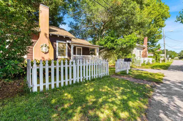 7 Broadmoor Ln property photo