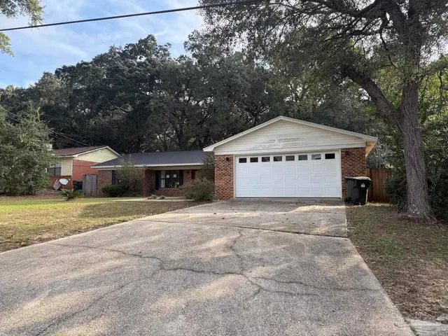 5748 Princeton Dr, Pensacola FL 32526 exterior