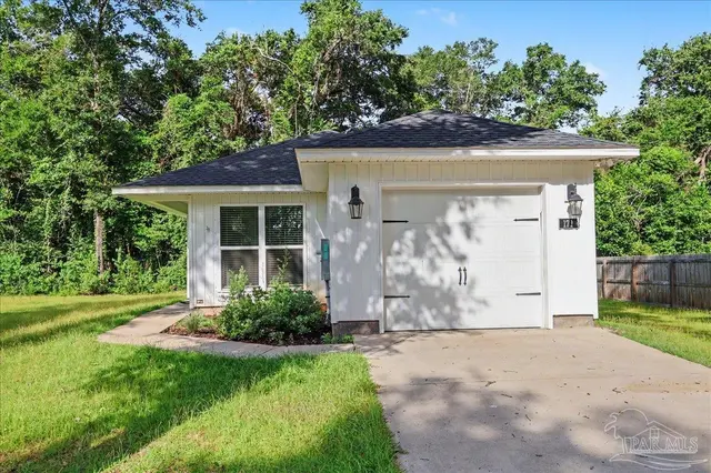 171 Calvert Oaks Dr, Pensacola FL 32514 exterior