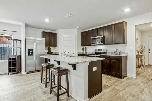 7494 Oak Lake Blvd property photo