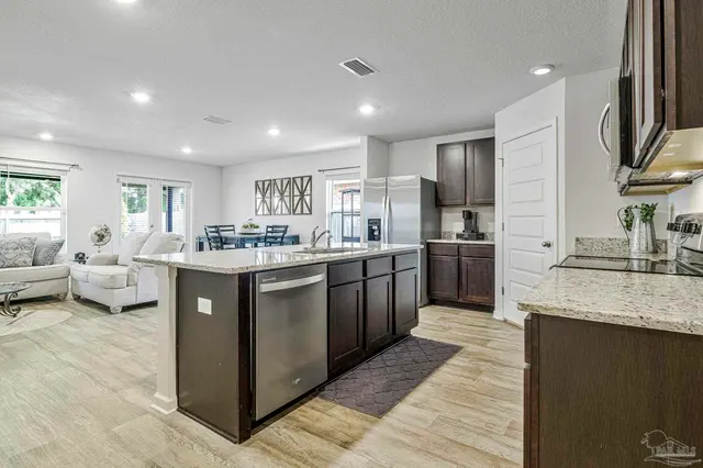 7494 Oak Lake Blvd property photo
