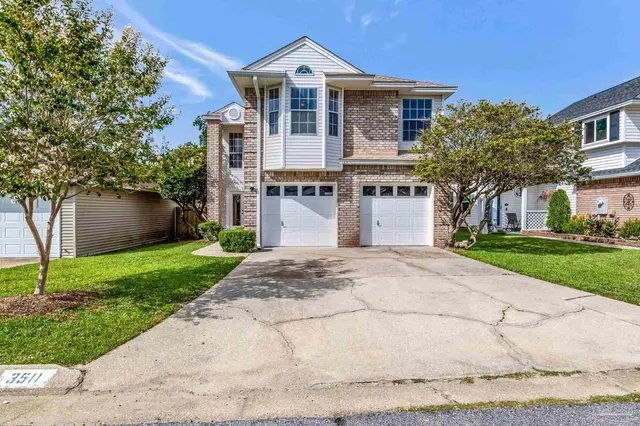 3511 Silvertree Ln, Pensacola FL 32504 exterior