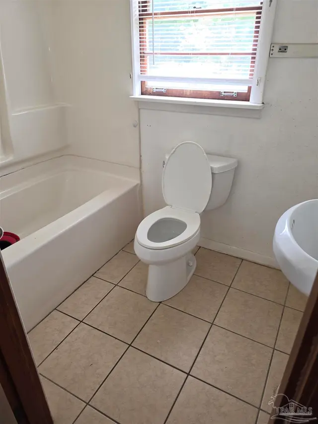 1116 R St property photo