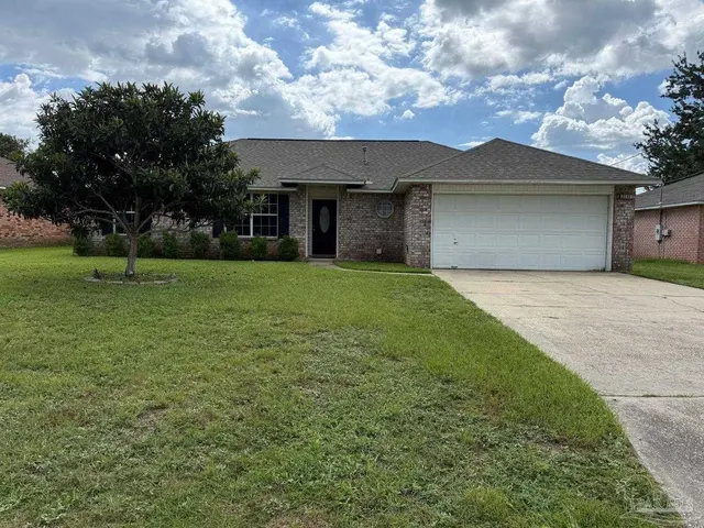 2111 Coral Creek Dr, Pensacola FL 32506 exterior