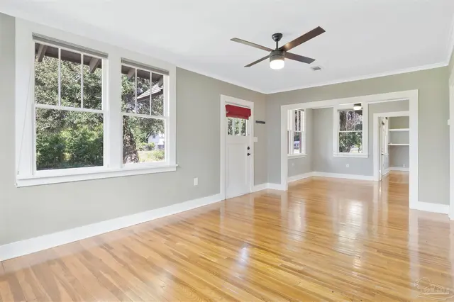 300 2nd St property photo
