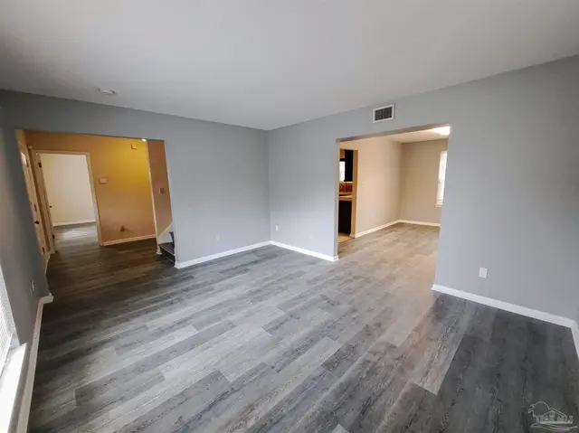 7819 Hearthstone Cir property photo