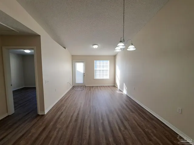 8069 Stonebrook Dr property photo