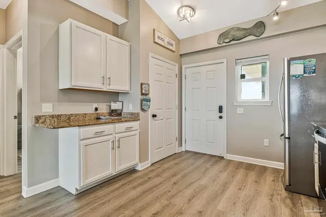 1150 Ft Pickens Rd # H-6 property photo