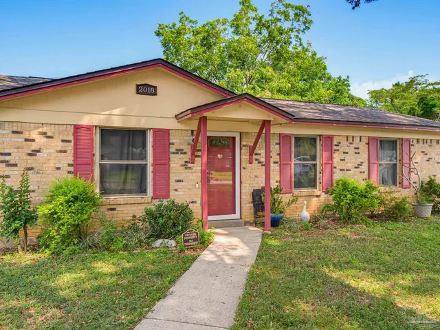 2018 Woodbury Dr property photo