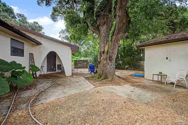 906 Mills Ave property photo