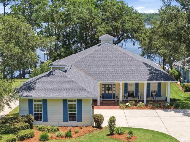 3932 Plantation Cove Ct, Milton FL 32583 exterior