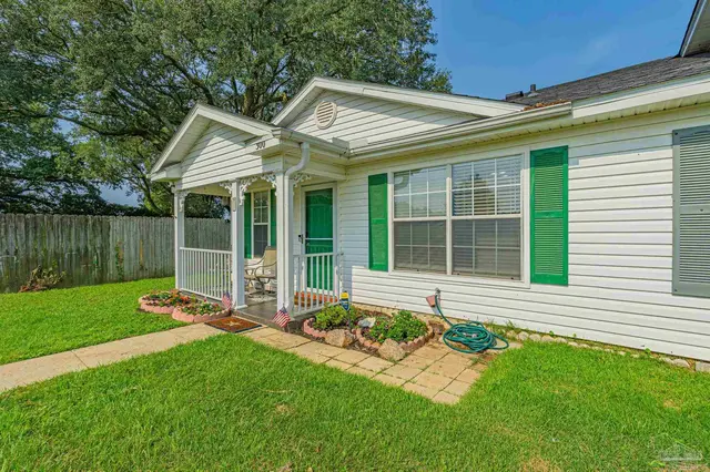300 Loveland Cir property photo