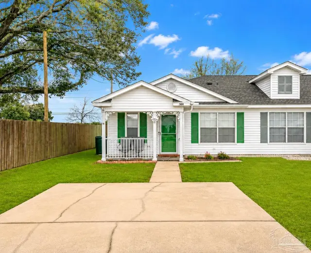 300 Loveland Cir, Pensacola FL 32526 exterior