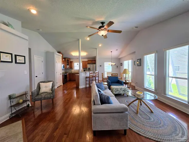 949 Osprey Ct property photo