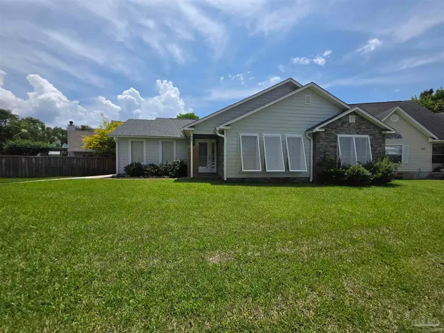 949 Osprey Ct, Pensacola FL 32507 exterior
