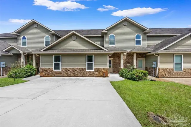 1748 Sound Haven Ct, Navarre FL 32566 exterior