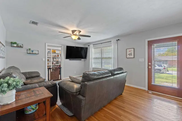 762 Whitney Dr property photo