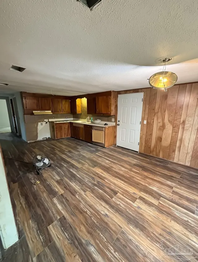 4124 Lawrence Ave property photo