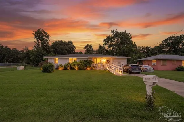 2910 Michael Dr, Pensacola FL 32505 exterior