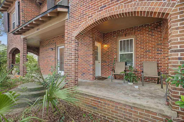 401 Barcelona St property photo